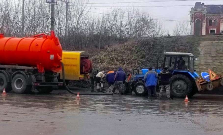 Глава Ельца не может решить проблему с подтоплением туннеля который год!