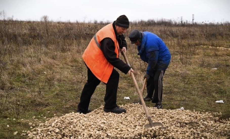 Провал на улице Дякина в Ельце закопали