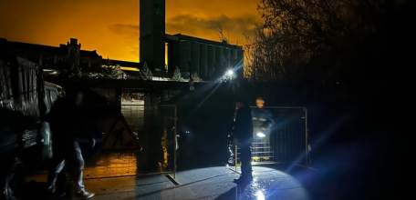 Глава города Ельца не может решить давно проблему подтопления улицы и туннеля под жд.путями! Жители боятся разрушения и обрушения моста!