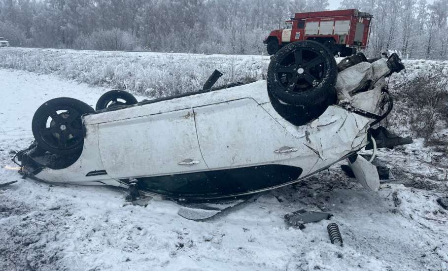 Сегодня в Долгоруковском районе в 12.35 на 30-м километре автодороги Елец-Долгоруково-Тербуны произошло ДТП!