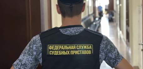 Неплательщик алиментов ударил пристава