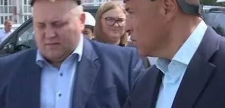 Игорь Георгиевич! А где бассейн в самом большом в Липецкой области физкультурно- оздоровительном комплексе в Ельце, стоимостью под миллиард рублей?!