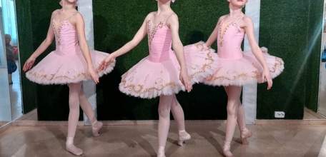 Солисты хореографического отделения ДШИ Л.Соколовой преподавателя Е.И. Тимофеевой стали победителями II Всероссийского конкурса исполнителей классического и народно-сценического танца «Exercice»