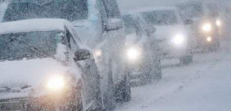 Липецкая Госавтоинспекция призывает водителей к осторожности на скользких дорогах!