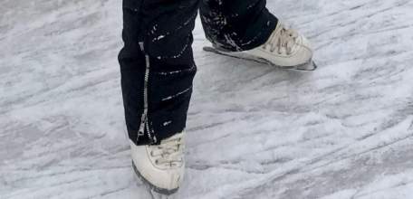 На 30 детей-фигуристов спортшкола №2 в Ельце закупила 22 пары ботинок и 13 лезвий для коньков!