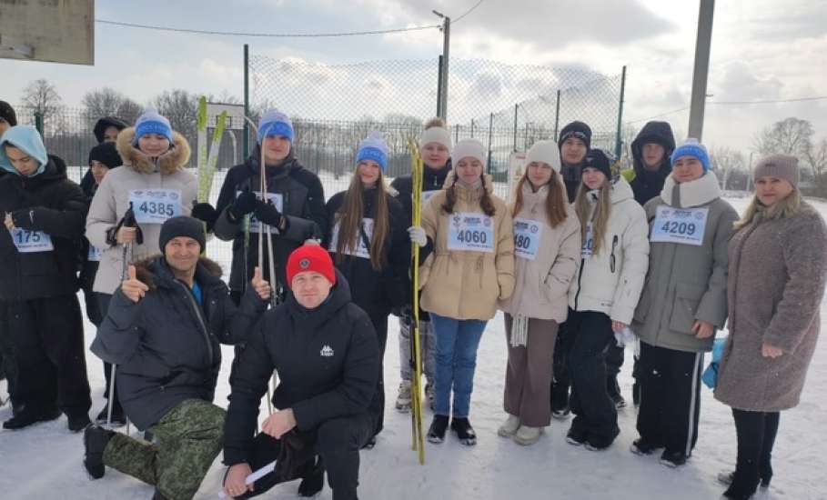 Сегодня на территории городской лыжно-спортивной базы проходит открытая Всероссийская массовая лыжная гонка «Лыжня России»