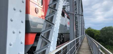 Ельчанин срезал с железнодорожных путей десять соединителей