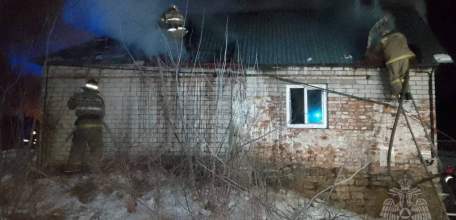 Ранним утром в Ельце сгорел жилой дом!