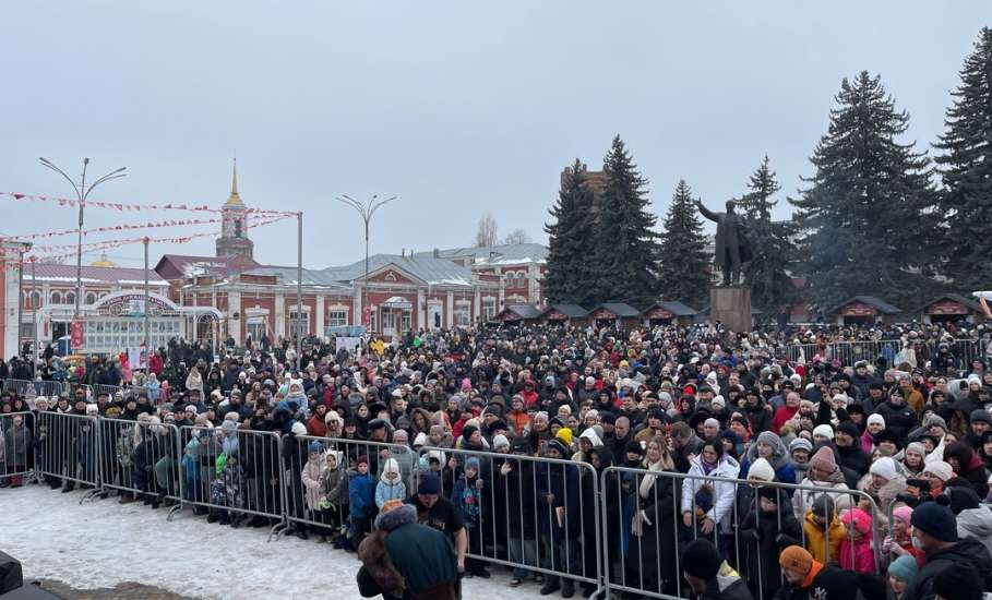 Аншлаг на площади Ленина в Ельце!