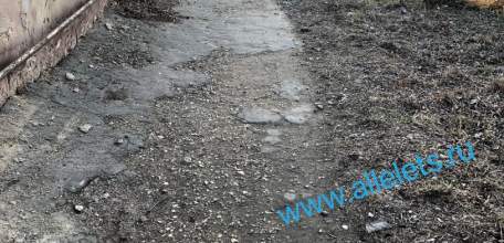 Когда в Ельце жители будут ходить по тротуарам, а не по разбитому асфальту со времён СССР?!