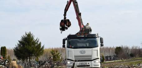 Вчера ООО «Риелтико» помогали с вывозом накопившегося мусора на Ольшанском кладбище