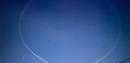 Что за круги в небе над Ельцом оставляют самолёты?!