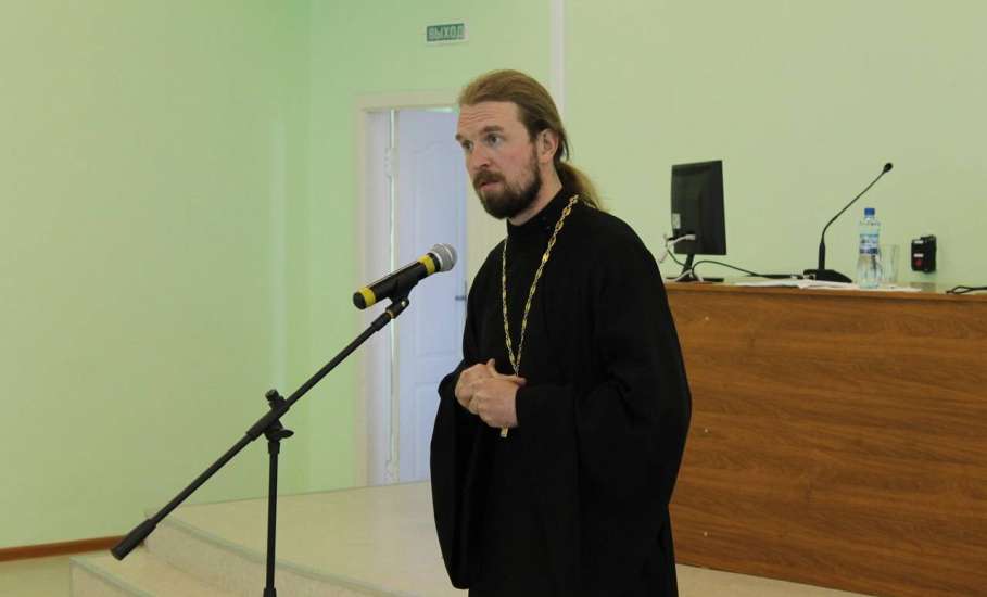 В ЕГУ им. И.А. Бунина прошел концерт в честь празднования православного женского дня святых жен-мироносиц