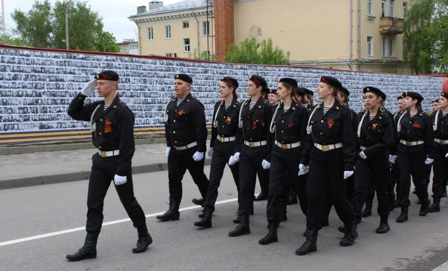 Сегодня торжественно открыли Стену памяти не только на Красной площади Ельца