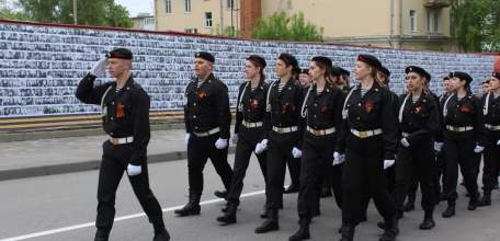 Сегодня торжественно открыли Стену памяти не только на Красной площади Ельца