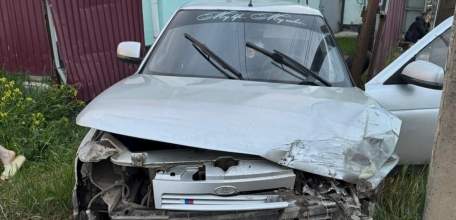 Пьяный водитель без прав пытался скрыться от полицейских и устроил аварию!