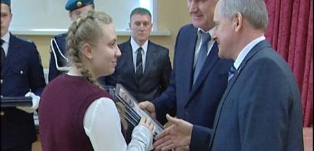 Они - гордость своей школы: Глава Ельца Сергей Панов поздравил победителей всероссийской олимпиады школьников