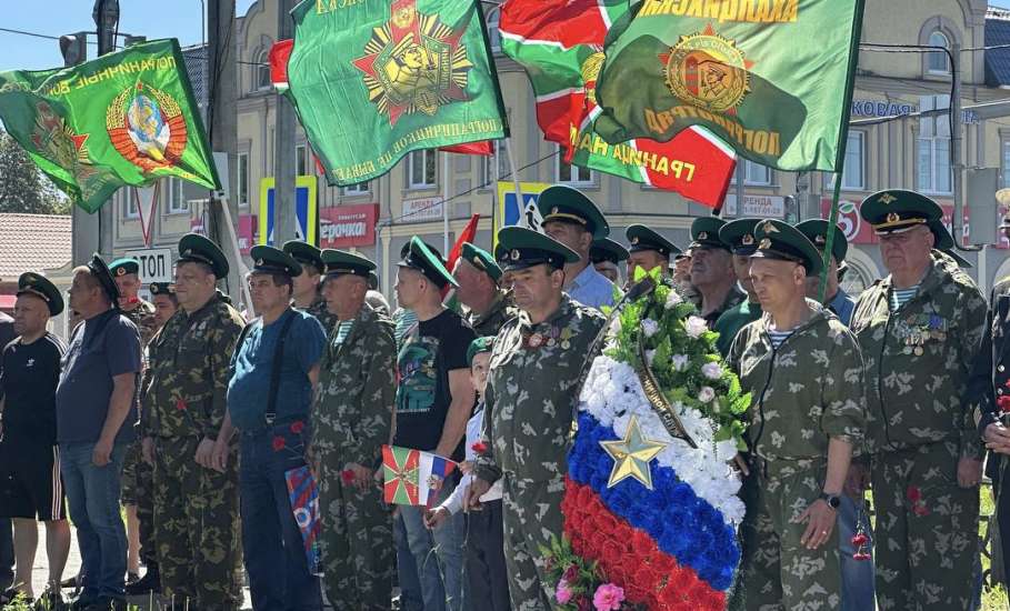 Ио мэра Ельца поздравил ветеранов и  друзей в День пограничника