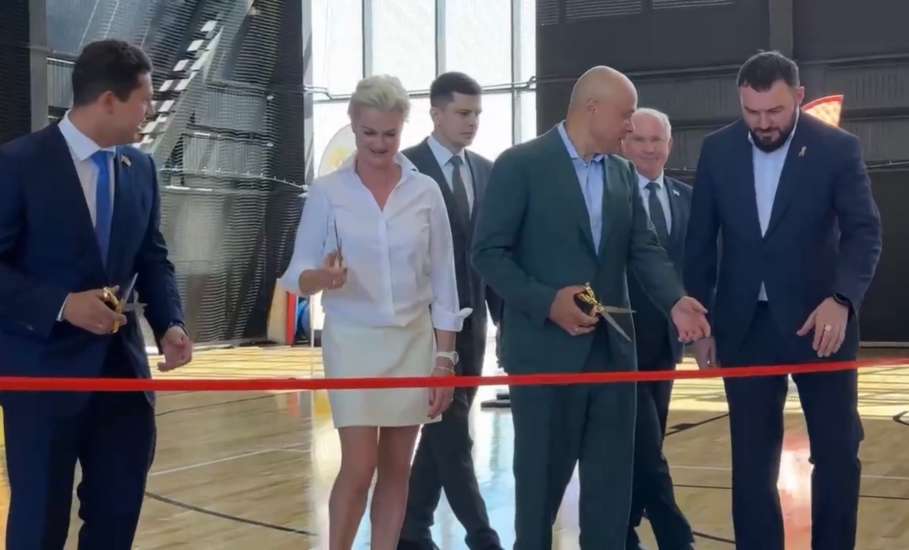 Самый большой Дворец спорта в регионе сегодня открыли в Ельце!