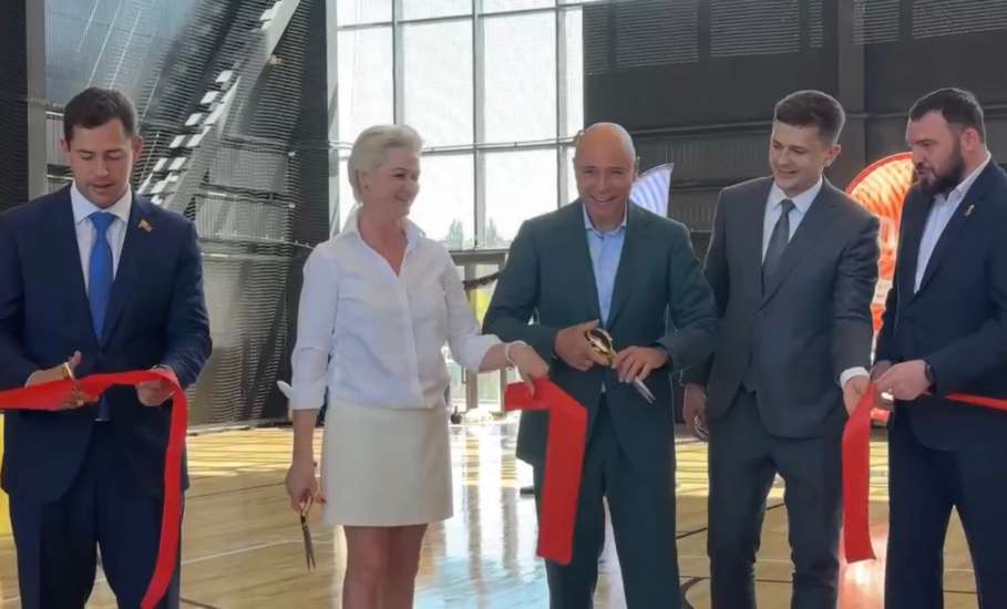 Самый большой Дворец спорта в регионе сегодня открыли в Ельце!