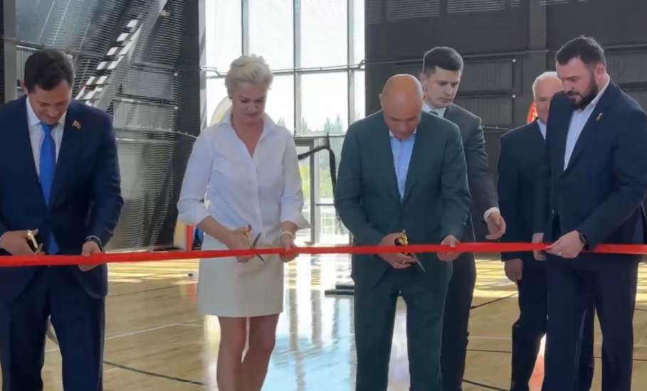 Самый большой Дворец спорта в регионе сегодня открыли в Ельце!