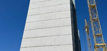 На стройке в Липецке обрушилась стена: один рабочий погиб, второй в реанимации!