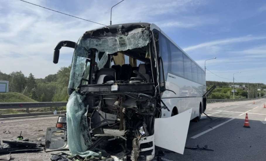 Водитель и 13 пассажиров автобуса «Елец — Воронеж» пострадали в ДТП!