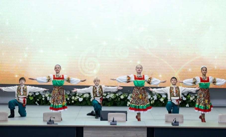 В правительстве Липецкой области наградили елецкие семьи