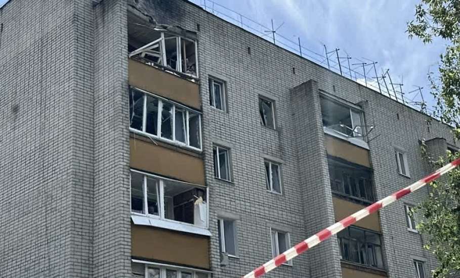 Оконные блоки и стеклопакеты в пострадавших от атаки БПЛА в Ельце квартирах заменят в ближайшее время