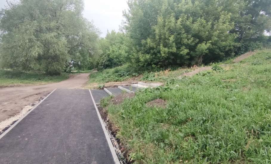 Жители Ельца снова жалуются на плохое и нелепое благоустройство городского пляжа!
