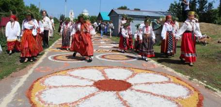 Троицу по-песочному встретили 8000 липчан и гостей региона на фестивале «Волченские узоры»