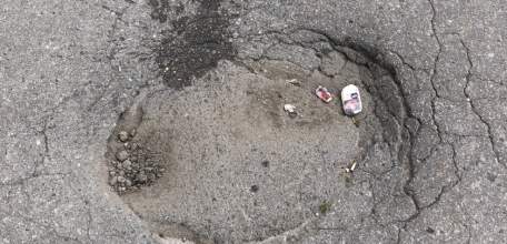 Жители засосенской части города устали жить в пыли, грязи и передвигаться по разбитым дорогам и тротуарам!