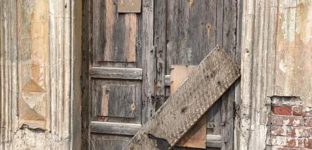 По итогам прокурорской проверки  возбуждено уголовное дело о мошенничестве, совершенном лицом с использованием своего служебного положения