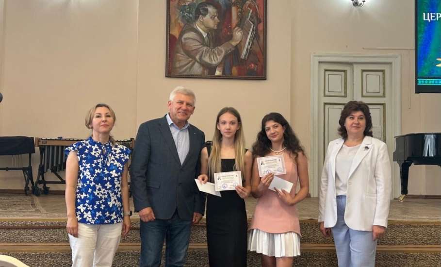 Сегодня, 10 июня, в стенах колледжа искусств им. Т.Н. Хренникова прошло торжественное чествование одарённых детей
