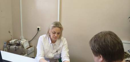 Около 100 жителей Елецкого района осмотрели врачи областной клинической больницы во время выездного приема