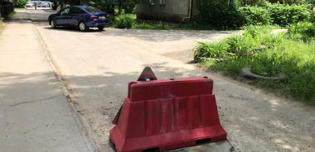 По улице Коммунаров в Ельце наконец заделали люк!