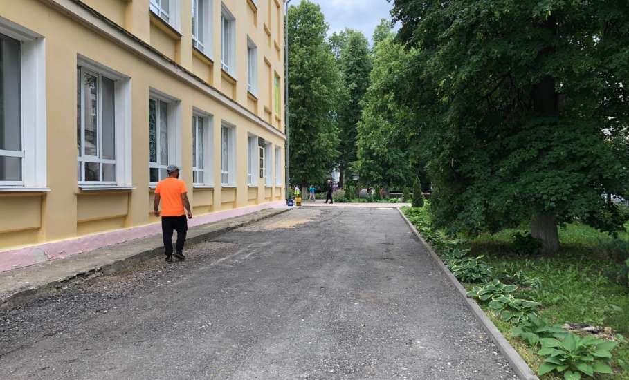 Предприятие «Елец Дорога» сделала подарок Ельцу! За свой счёт благоустроили территорию школы №97