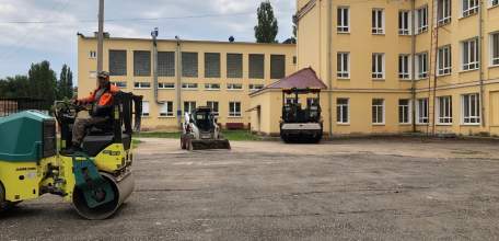 Предприятие «Елец Дорога» сделала подарок Ельцу! За свой счёт благоустроили территорию школы №97