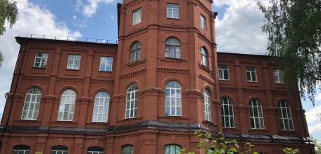 Красивый старый сквер находится в запустении в Ельце! ЮВЖД не может отреставрировать фонтан со скульптурой!