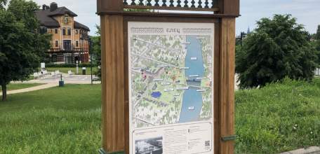 Удивление москвичей: а почему не сделают в Ельце интерактивные современные панели с информацией, как в других городах?