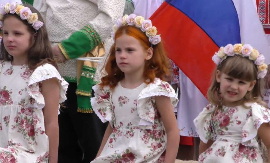 На площадке «Казачья застава» прошёл яркий и колоритный фестиваль национальных культур «В семье единой»