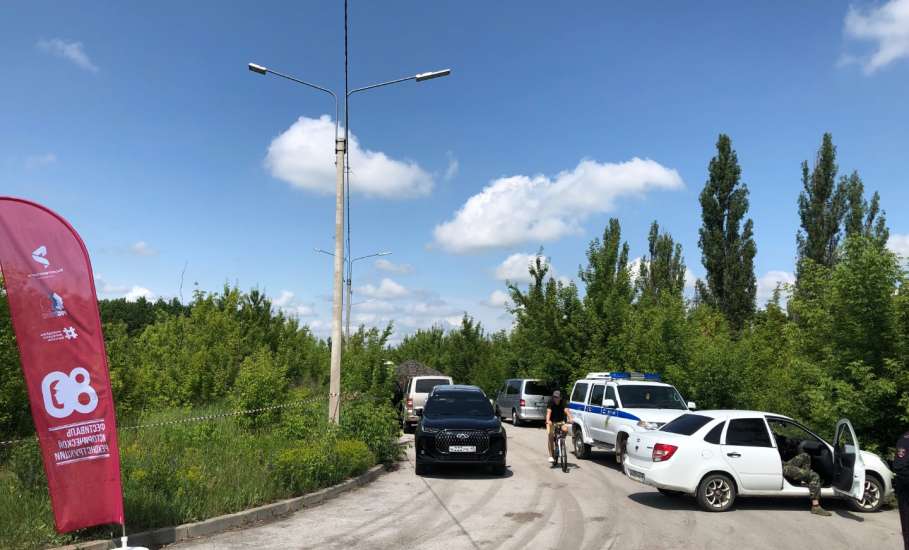 В Ельце сегодня слышна стрельба и взрывы в так и не построенном микрорайоне Московский!