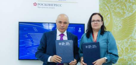 Будем выращивать цветы в Липецкой области. В промышленных масштабах. Закрепили договорённости соглашением с ГК «Рост»