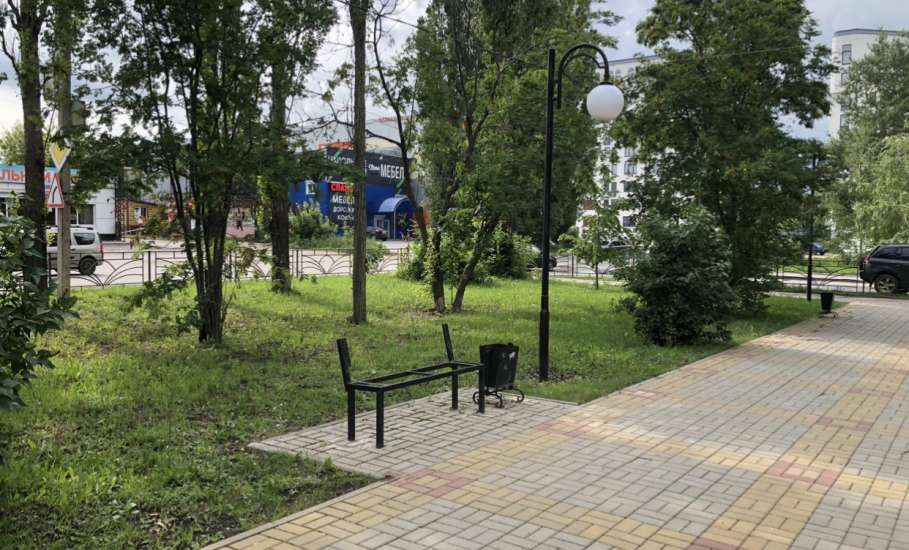 Вячеслав Жабин не реагирует на проблемы города, в том числе в сквере Харченко в Ельце!