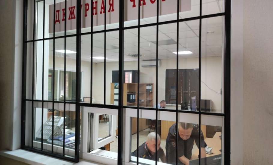 Ельчанка, запуганная мошенниками, убедила своего мужа перевести на «безопасный» счет 176 тысяч рублей