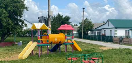 Детскую площадку в с. Красном отремонтировали только после вмешательства прокуратуры