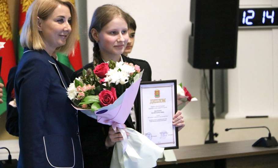 Вчера в Большом зале Правительства Липецкой области состоялся традиционный ежегодный торжественный прием "Успех ученика - успех учителя"