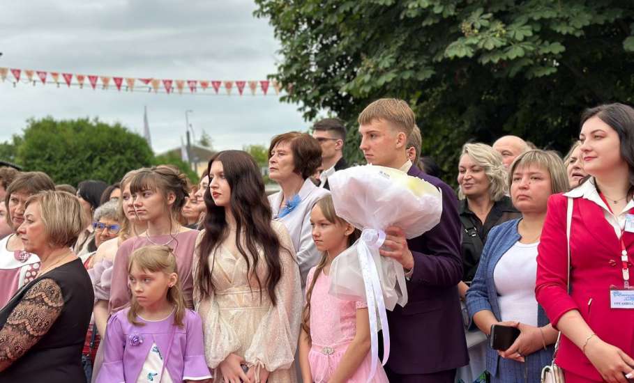 342 выпускника! 56 золотых и 36 серебряных медалистов! 5 стобалльников ЕГЭ! Таким запомнится нам этот учебный год!