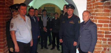 Сотрудники полиции и помощник прокурора г. Ельца провели экскурсию в музее «Елецкий острог» с учащимися образовательных учреждений города