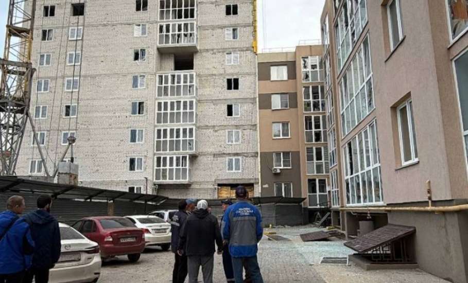 Дрон влетел в Ельце в строящуюся секцию многоэтажного дома!